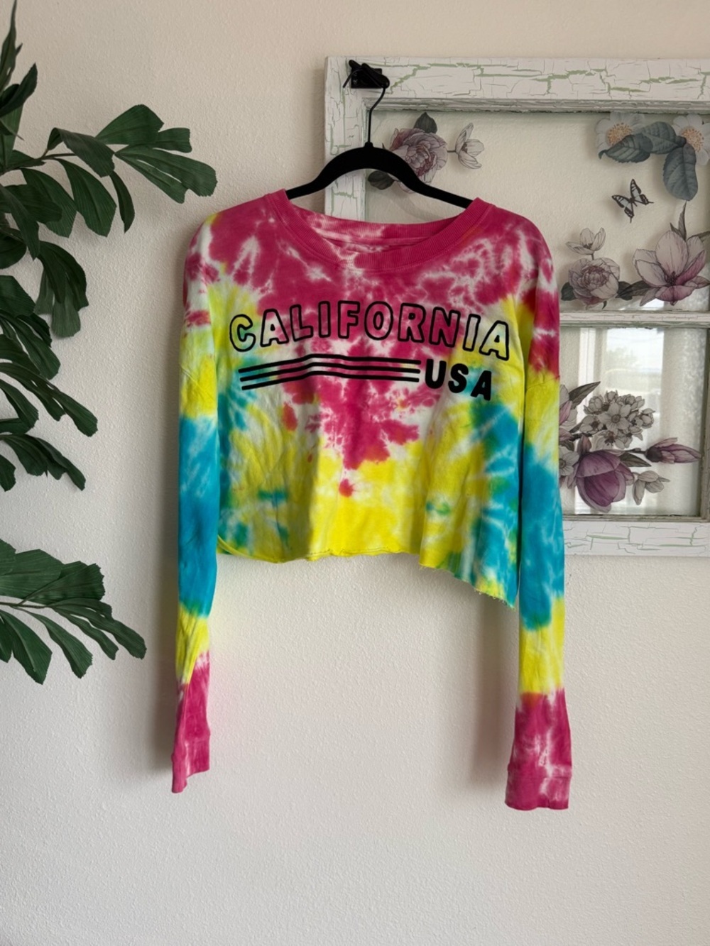 Tie-Dye "California USA" Cropped Long Sleeve Top - Pink Yellow Blue